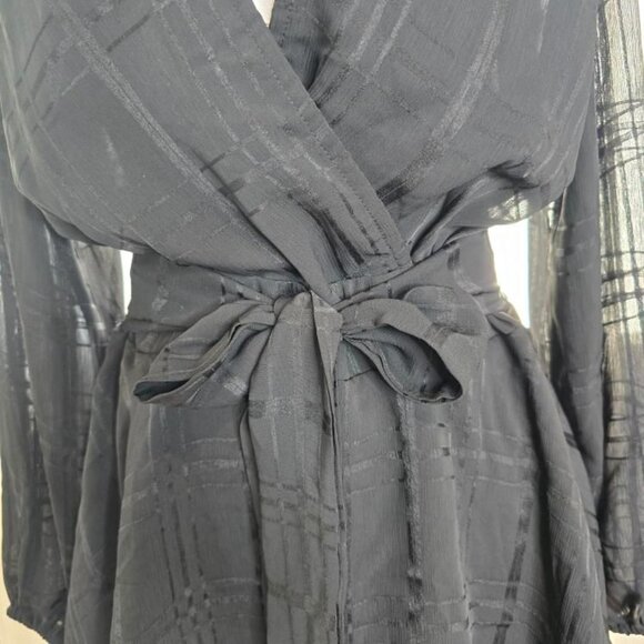 Black long sleeve Romper - Picture 5 of 13